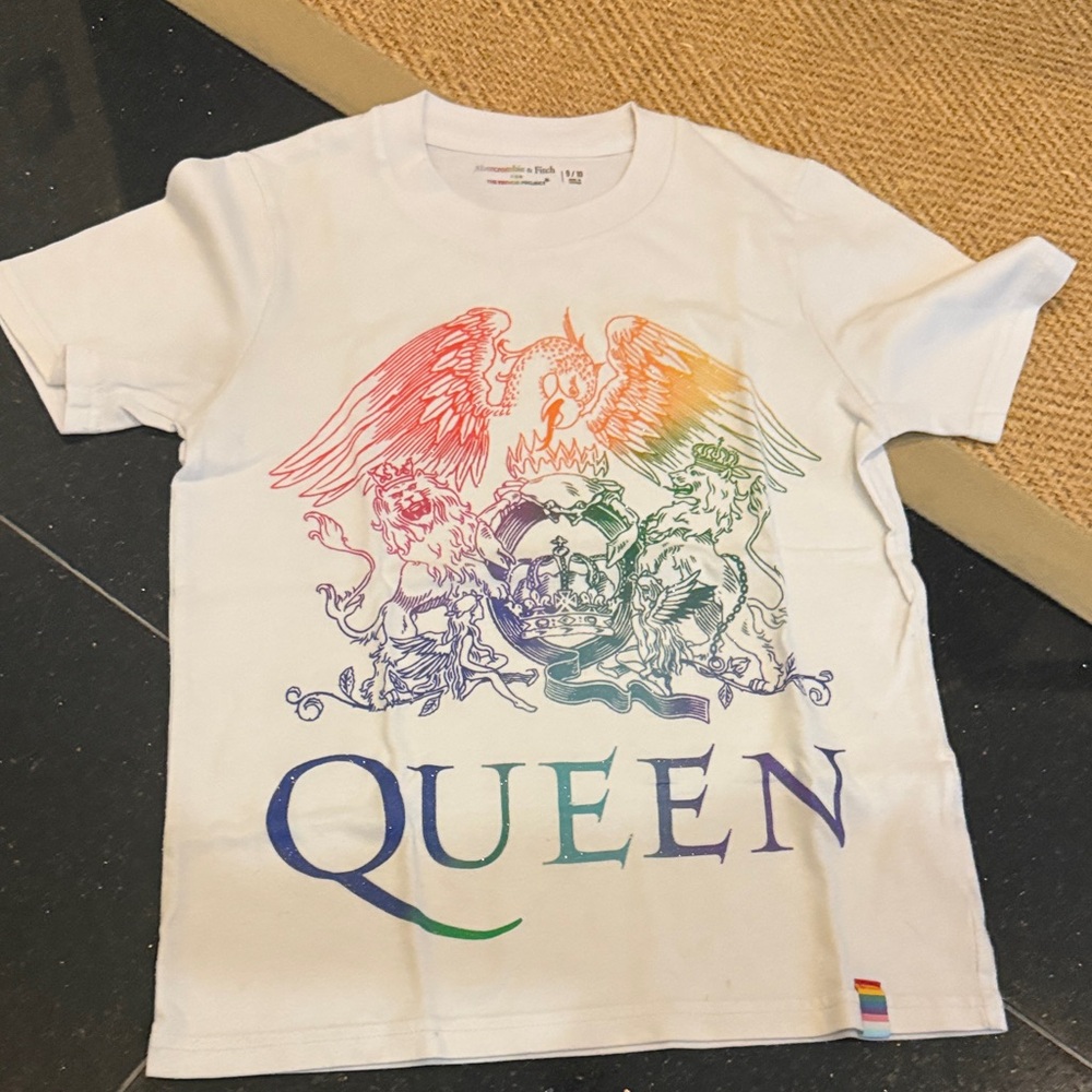Abercrombie Kids White Queen Graphic Tee